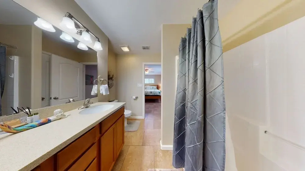 Vixen's Studio Bedroom Home