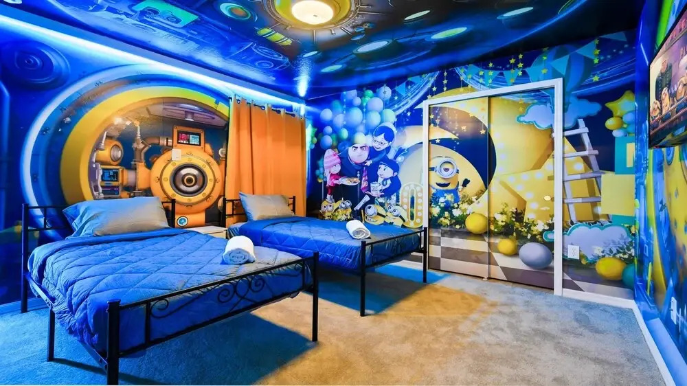 Loft Theater Game Room 10br Villa w Pool Spa, Davenport
