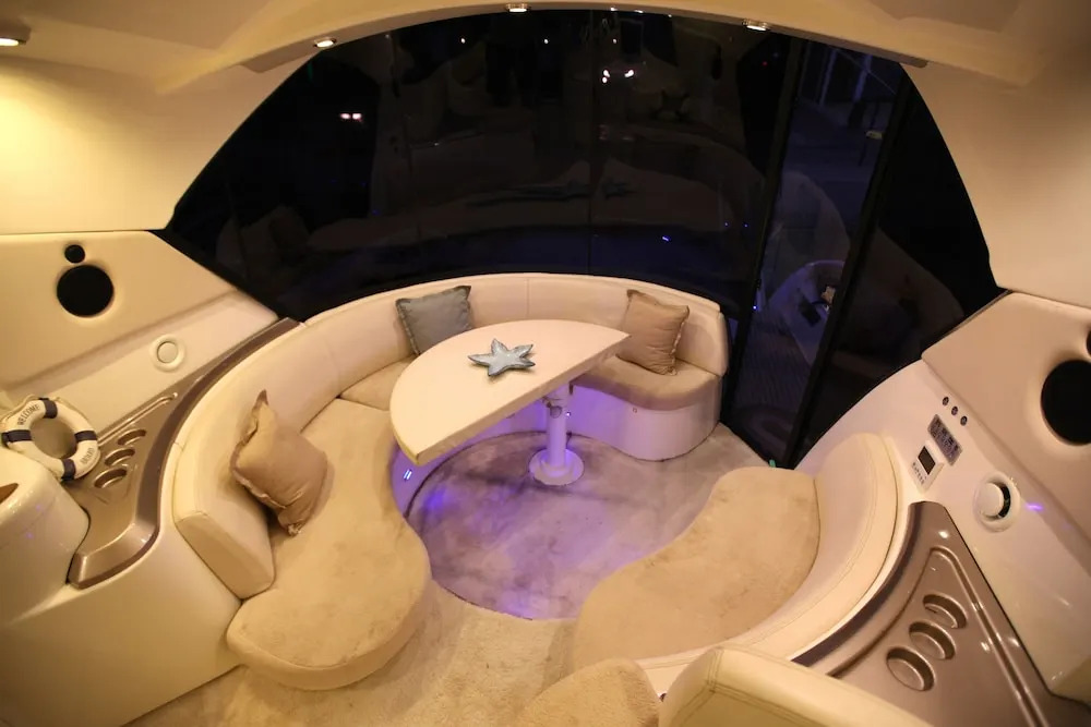 Ekimbey Yatch