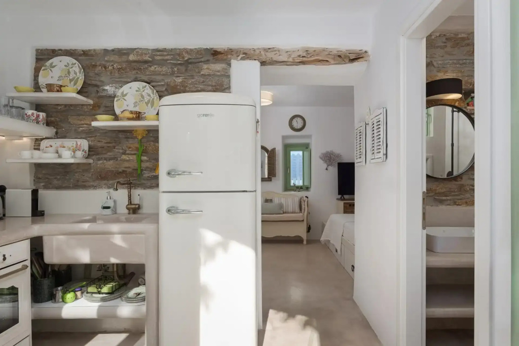 Porto Sereno Andros Suites