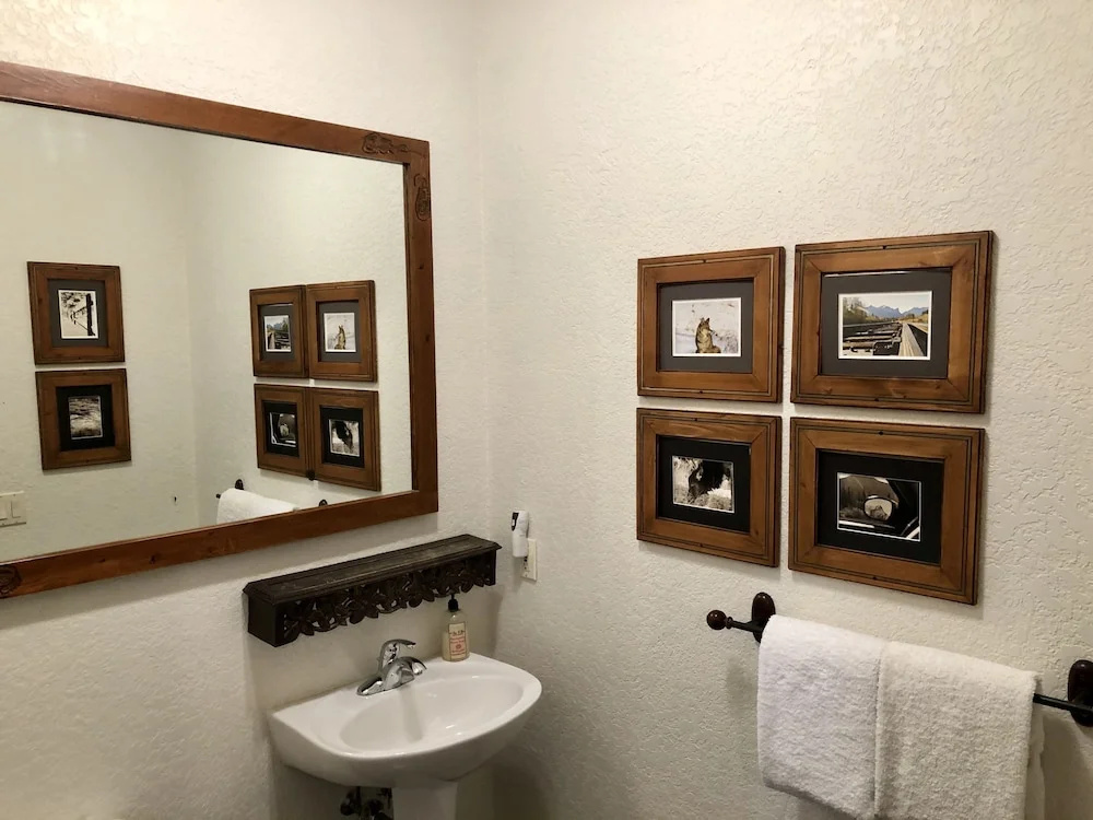 A Bear and Bison Country Inn