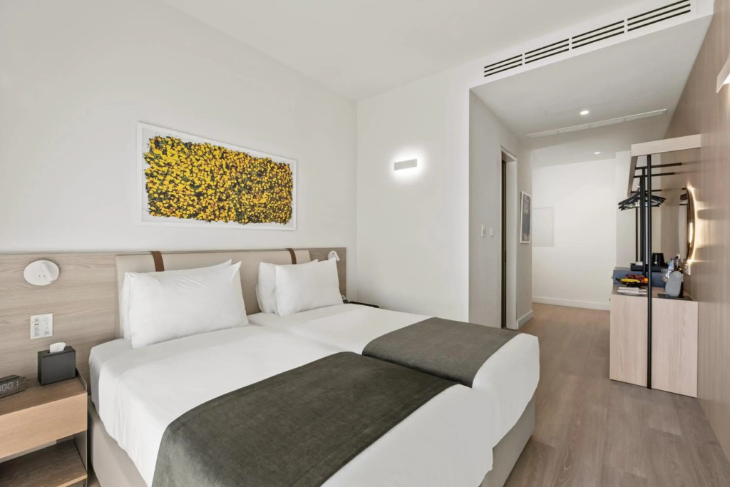 Mercure Larnaca Finikoudes Beach