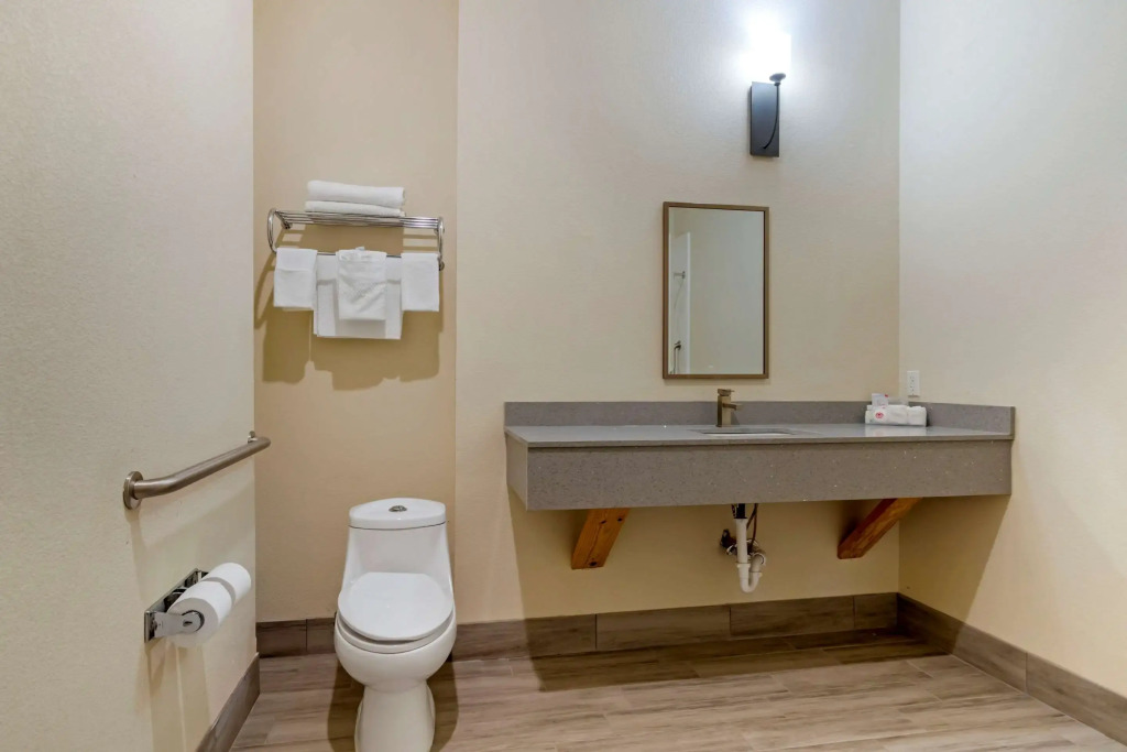 Quality Inn & Suites Elgin
