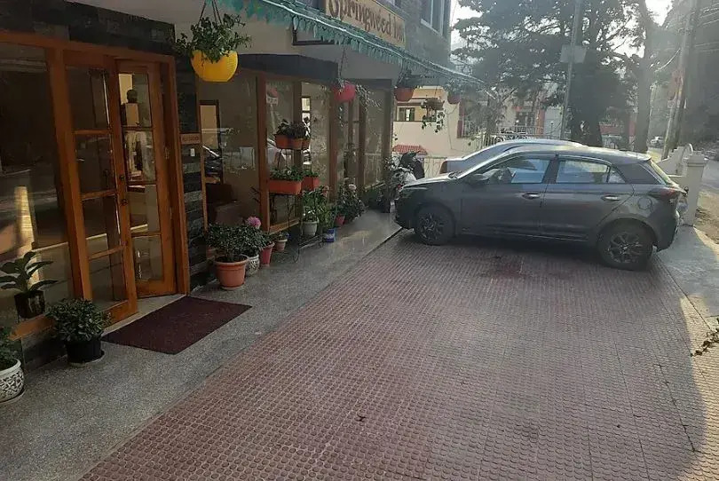 Springwood Inn, Bhowali