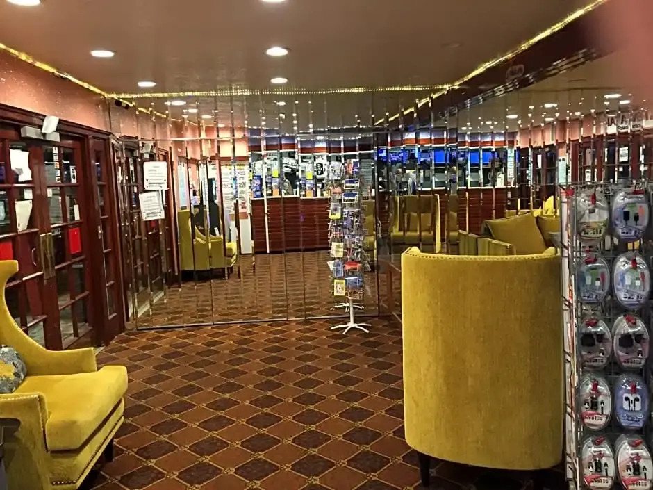 Tradewinds Airport Hotel