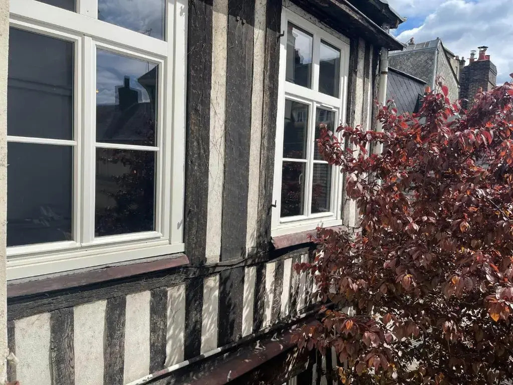 Beaux-arts • 2 chambres 2 SDB • Parking privé