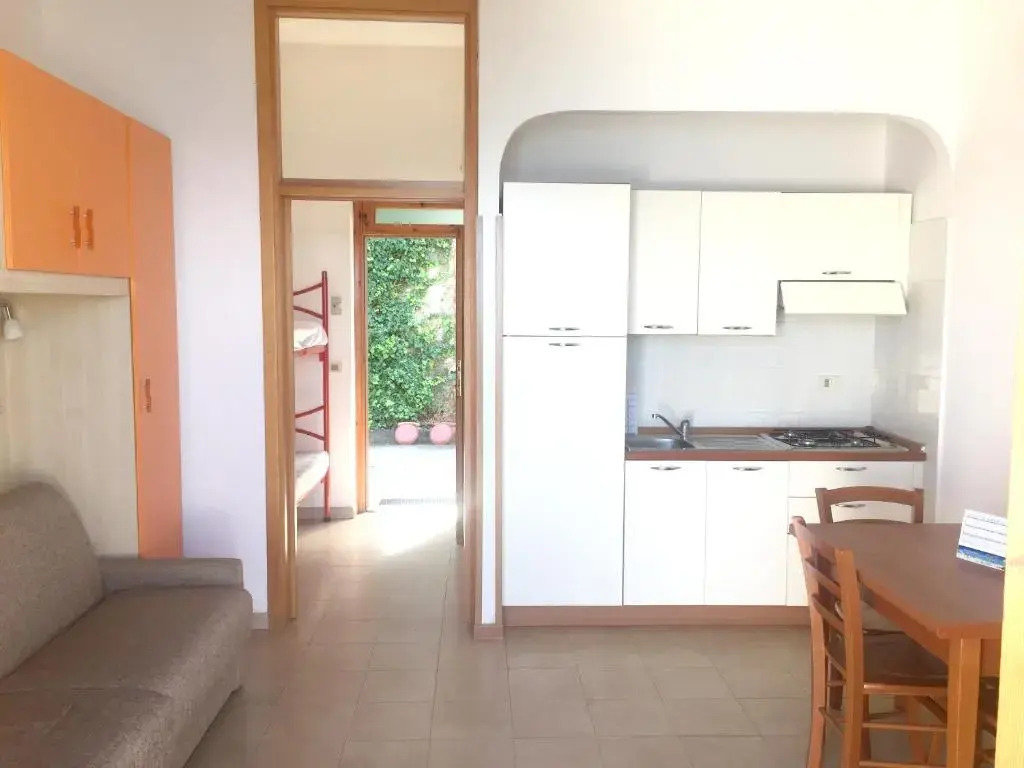 Studio in Calava, With Furnished Balcony and Wifi - 800 m From the Bea