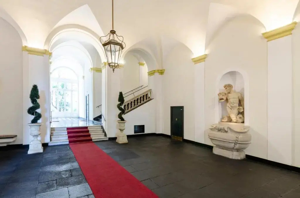 ALTIDO Superb Apt for 4, near Via Garibaldi, Genoa
