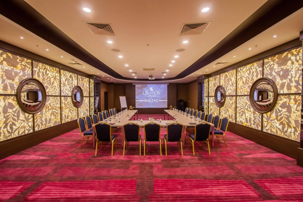 Cratos Premium Hotel Casino & SPA