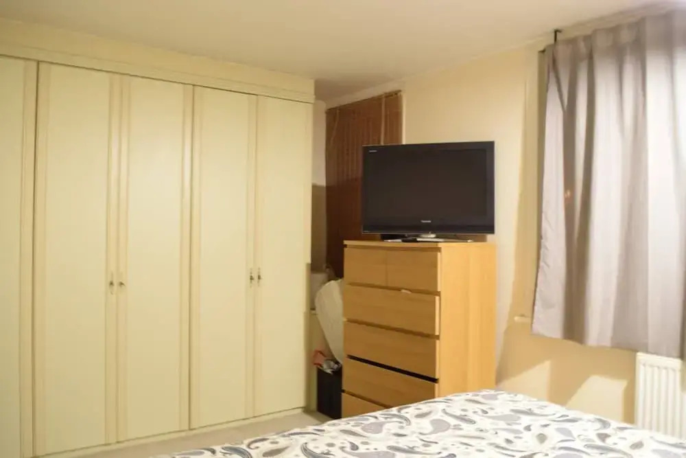 Homely 2 Bedroom House in Greenwich