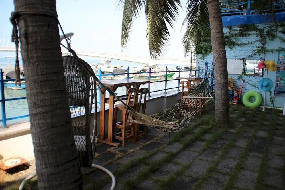 One-mete Seaside Villa