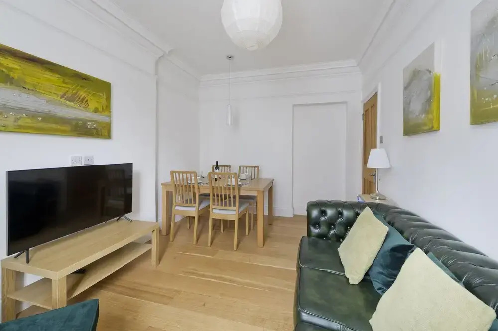 2 BDR plus Spacious Lounge Executive Delightful Apartments at Desirable Locations in Kensington and Chelsea by Ricky & Giustina Collection - W8 SW3 SW5 SW7 SW10 - Fully equipped and perfect for long stays