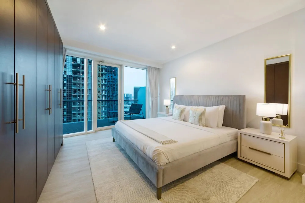 Maison Privee - Spectacular Duplex Apt w/ Canal views