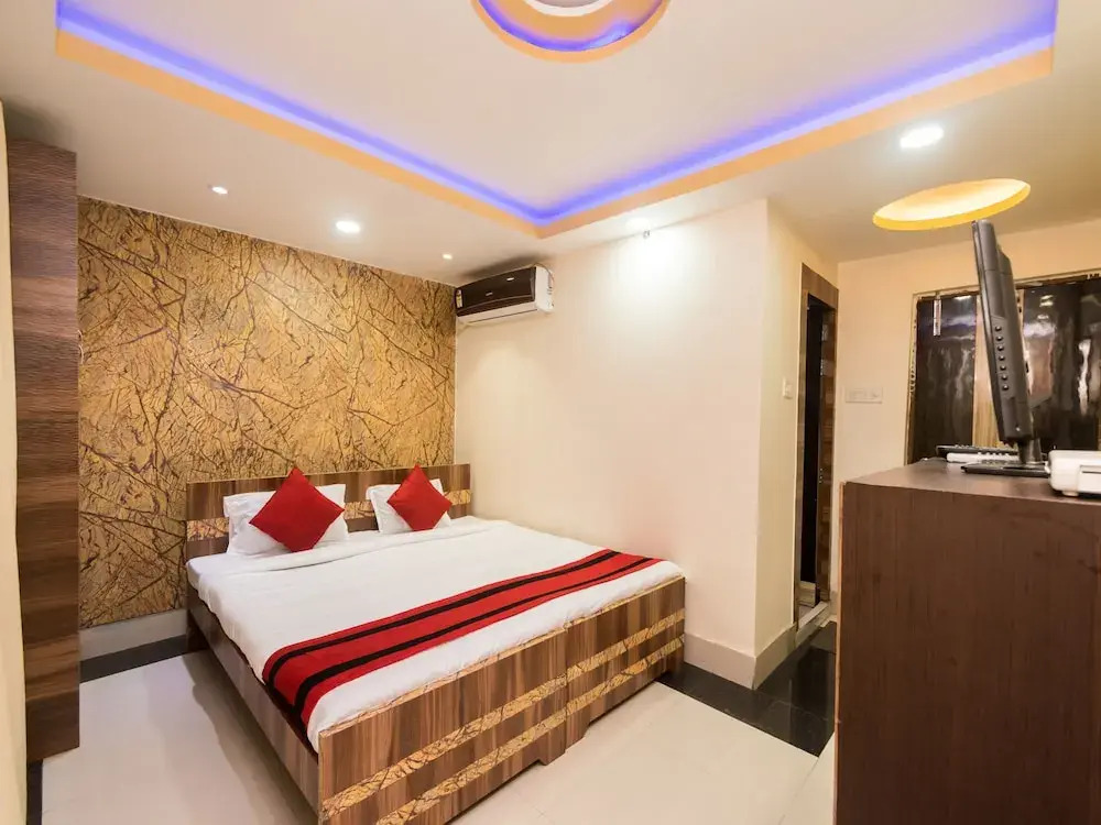 OYO 1865 Hotel Trivedi International