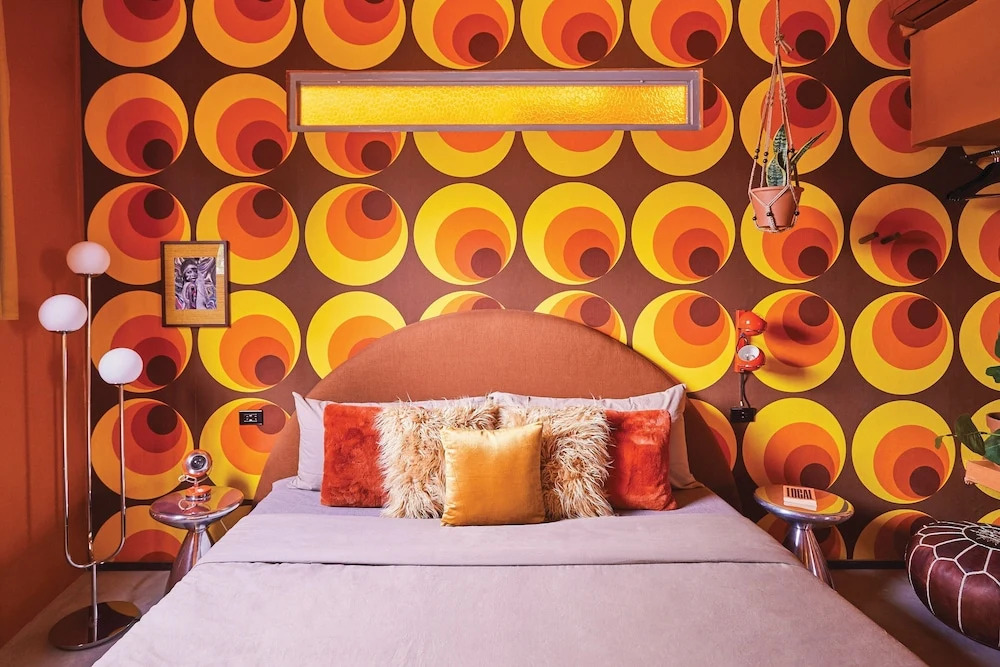 MOOD HAUS by DW - 70s Retro Stays