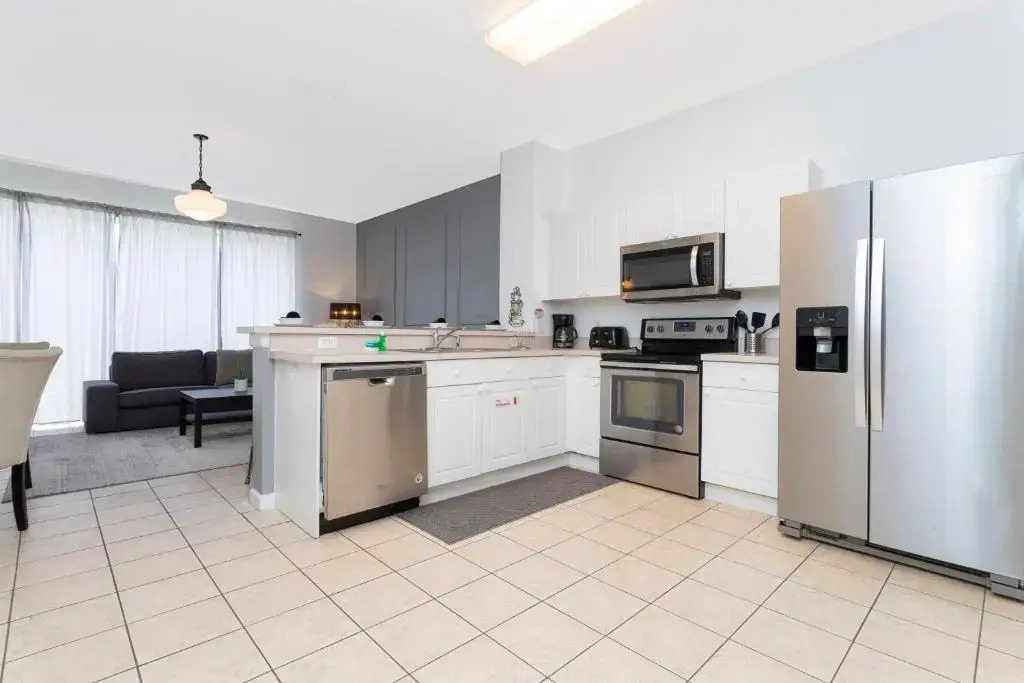 Beautiful Windsor Palms townhome newly furnished 2383