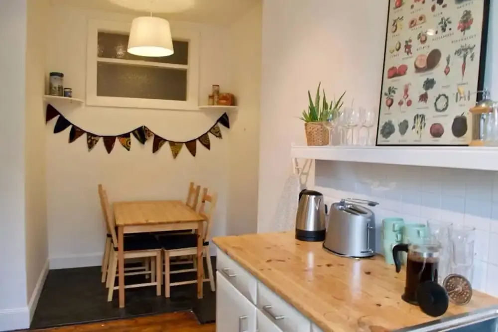 2 Bedroom Apartment Near The Shore