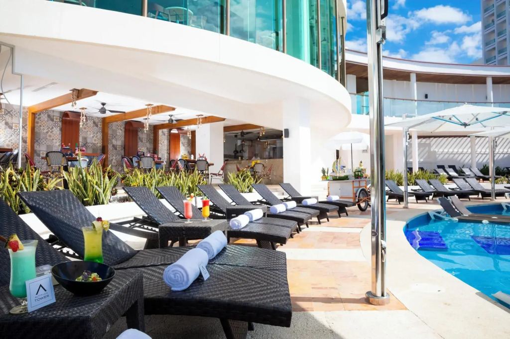 Altitude at Krystal Grand Cancun - All Inclusive