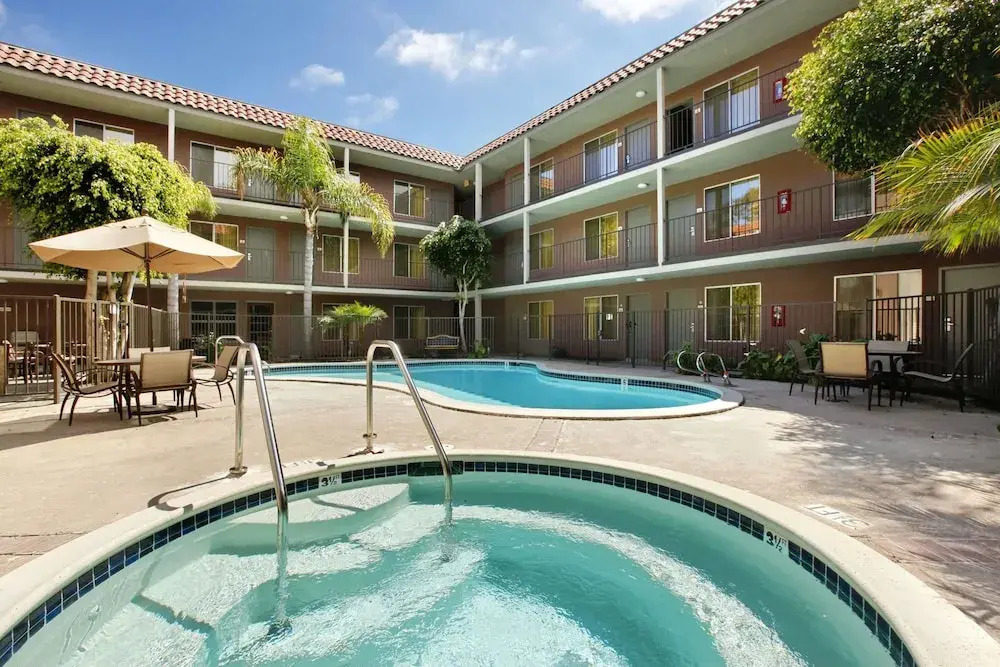 Days Inn San Diego Near Sea World