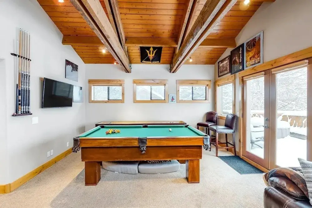 Corrock Style - Luxury Hot Tub Home Near Ski Lifts & Downtown Ketchum