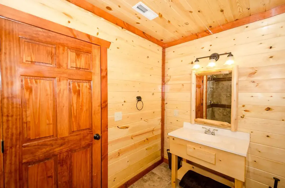 SmokyStays 6 BR Cabin w Indoor Heated Pool