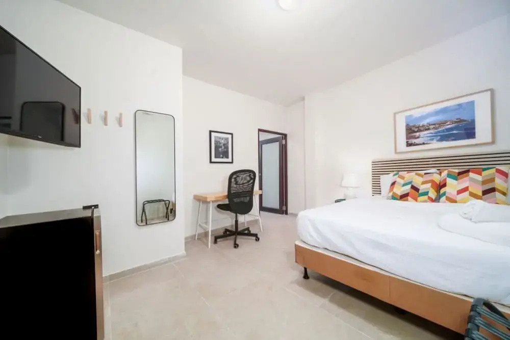 Room 1 - Stylish Accessible Suite