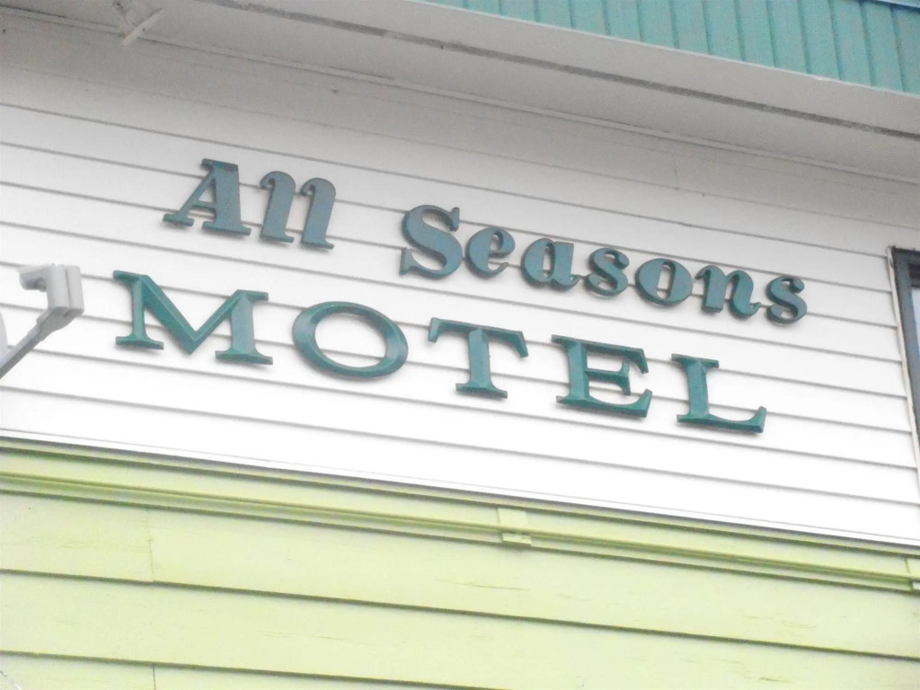 All Seasons Motel