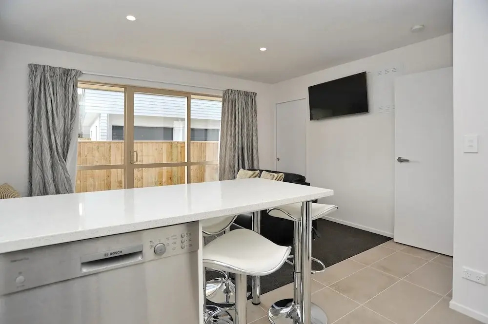 Madras St Apartments - City