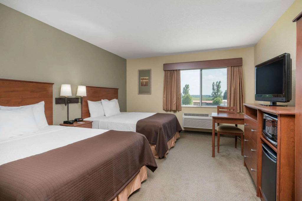 AmericInn by Wyndham Newton