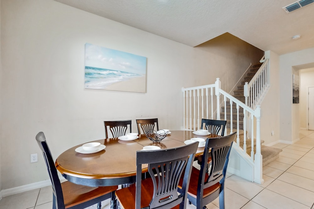 Windsor Island Wonder - Private Pool, Near Theme Parks & new Club House