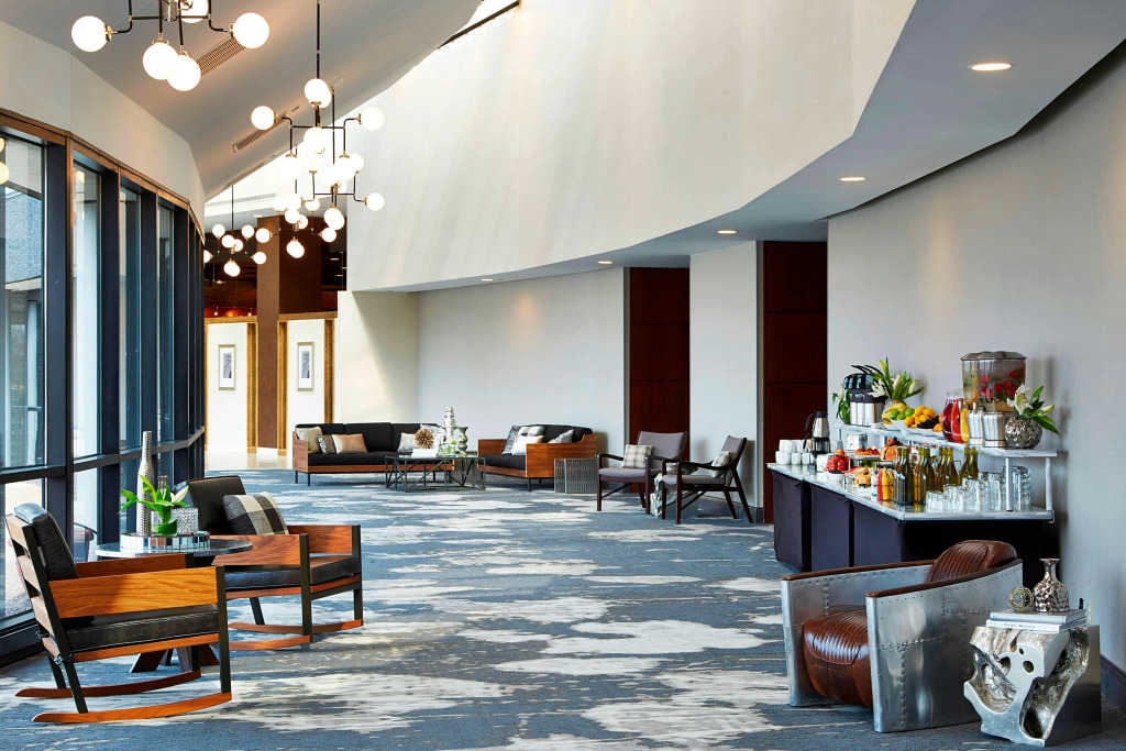 Renaissance St. Louis Airport Hotel