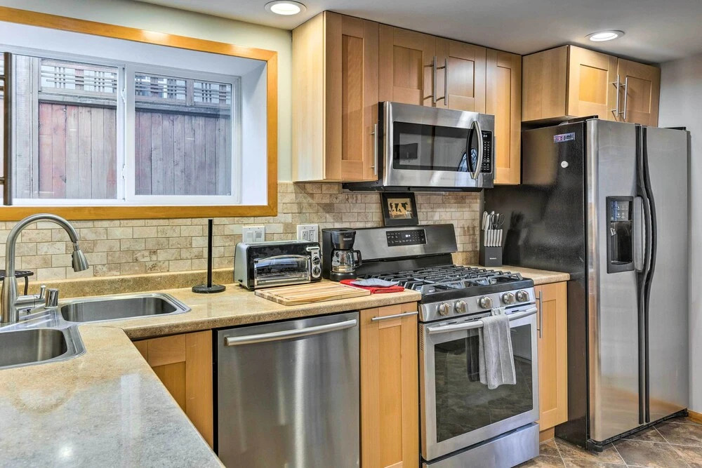 Quaint Seattle Apt ~ 1 Mi to UW Campus!, Seattle