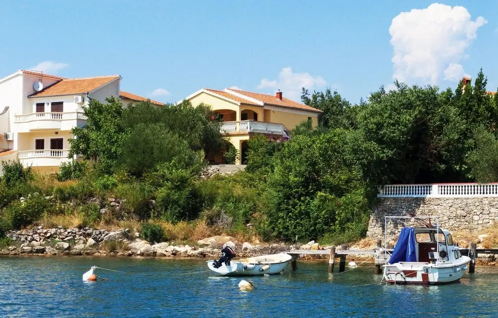 Stunning Home in Krusevo With Wifi and 4 Bedrooms