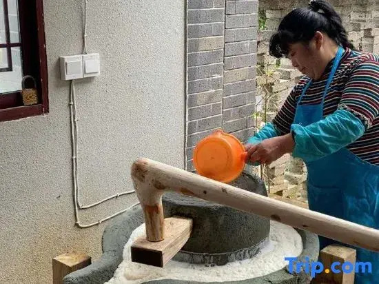 Yinkai Zhuyuan B&B Anshun West Railway Station Olympic Sports Center