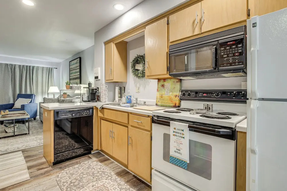 < 1 Mi to Peninsula State Park: Central Condo