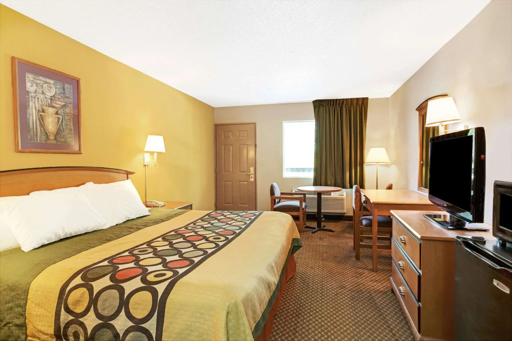 Super 8 By Wyndham Charlotte Downtown Area