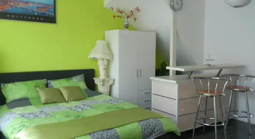 Sewdien’s Apartment Maashaven