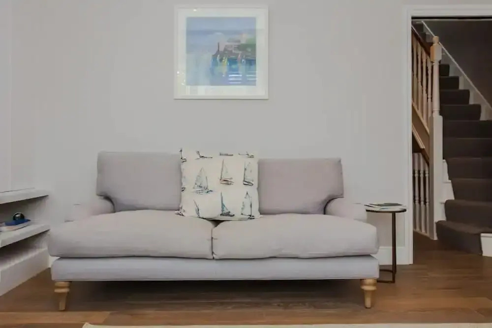 Classic and Elegant 3 Bedroom Apartment With Private Garden