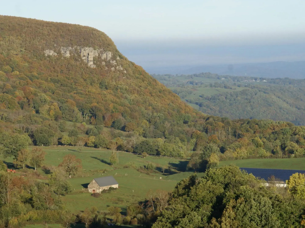 Rural Holiday Home In Sénezergues With Garden