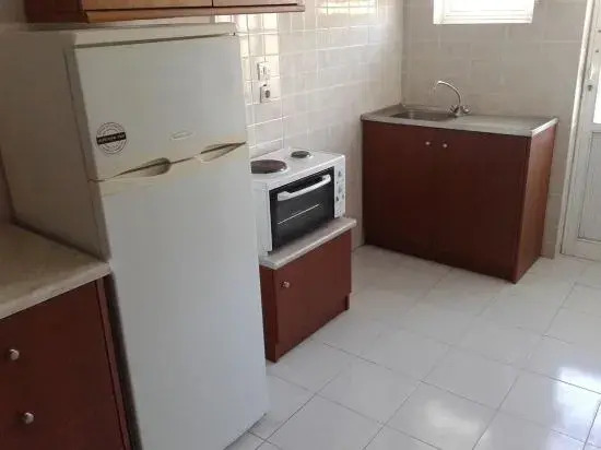 Merryland Studios & Apartments