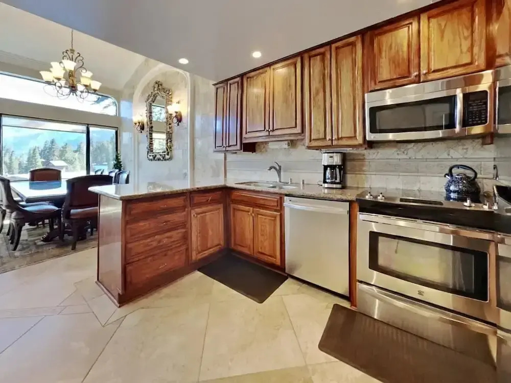 Deluxe Condo with Fireplace (Unit 623 at 1849)
