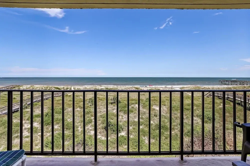 Freshly Renovated 2BR Dream Condo Beachfront Stunning Views