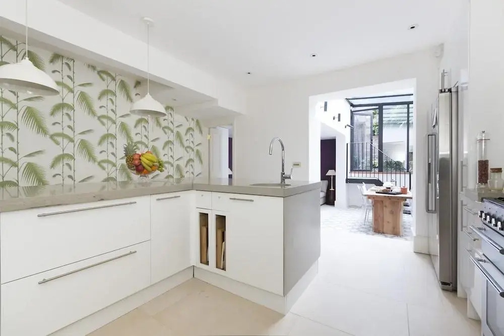 Warwick Gardens II by Onefinestay