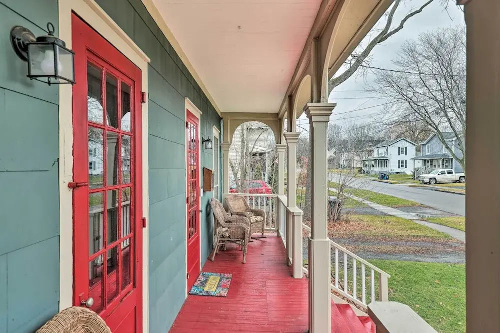Victorian Home in Penn Yan about 1 Mi to Keuka Lake!