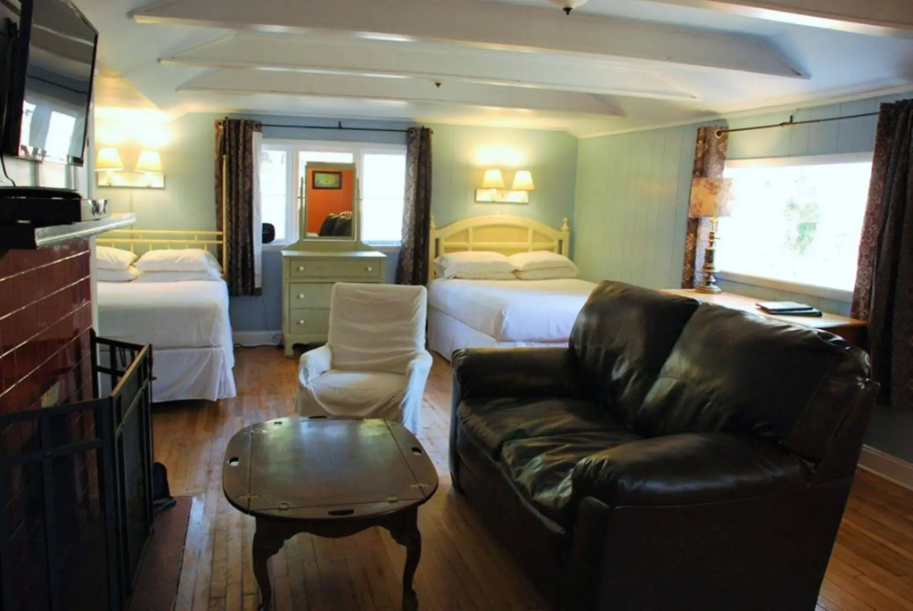 The Pines Cottages