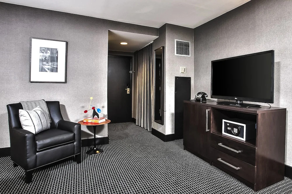 Roomza Inner Harbor at Lord Baltimore