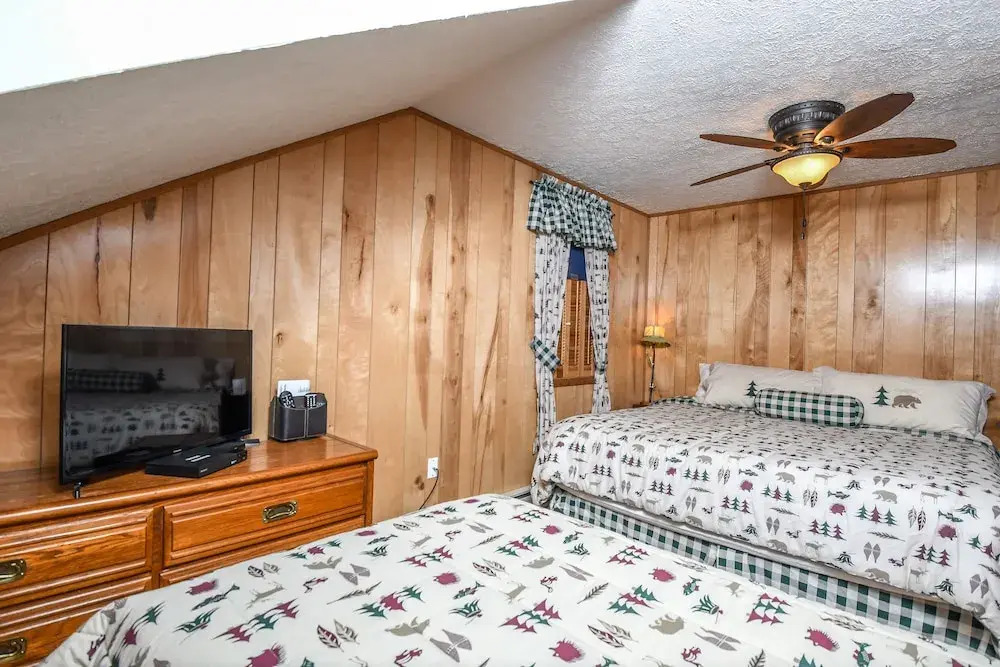 Bear's Den at Sunplace