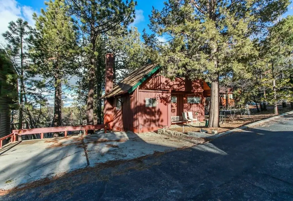 Kiwi Cabin -free Ski/snowboard Rental! - 3br/1ba/fireplace/barbeque/dvdplayer 3 Bedroom Home