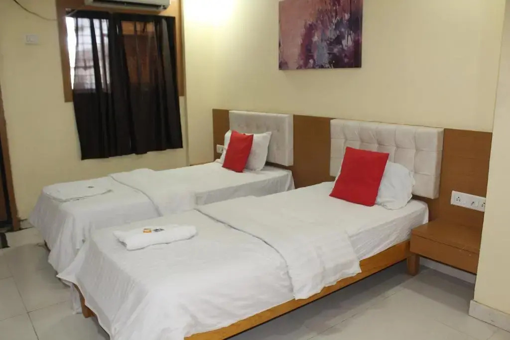 OYO 26179 Hotel Shivrai