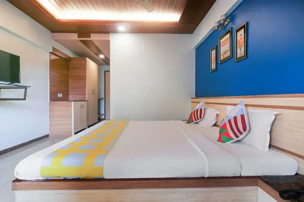 OYO Home 61748 Royal Stay Kalamboli